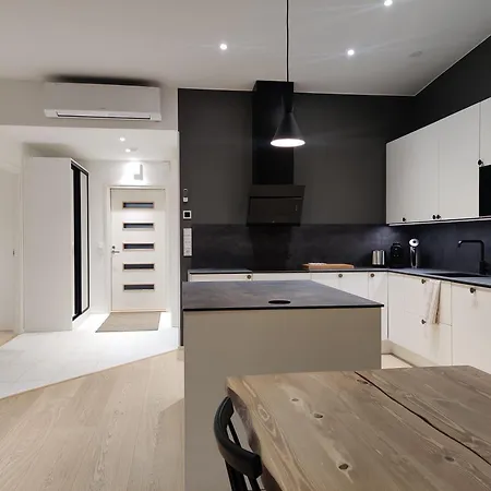 Willamo Three Bedroom Vi דירה